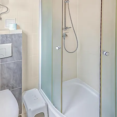 Vakantiehuis 2 Bedroom Amazing In *