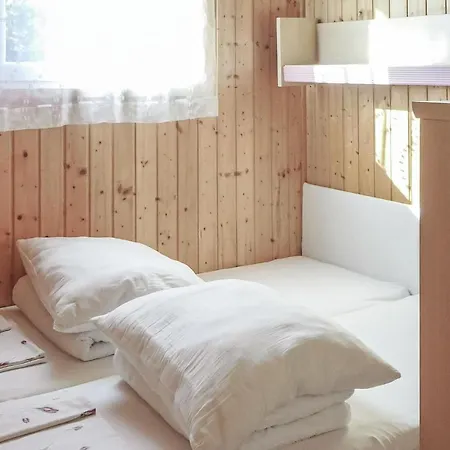 2 Bedroom Amazing In Casa vacanze *